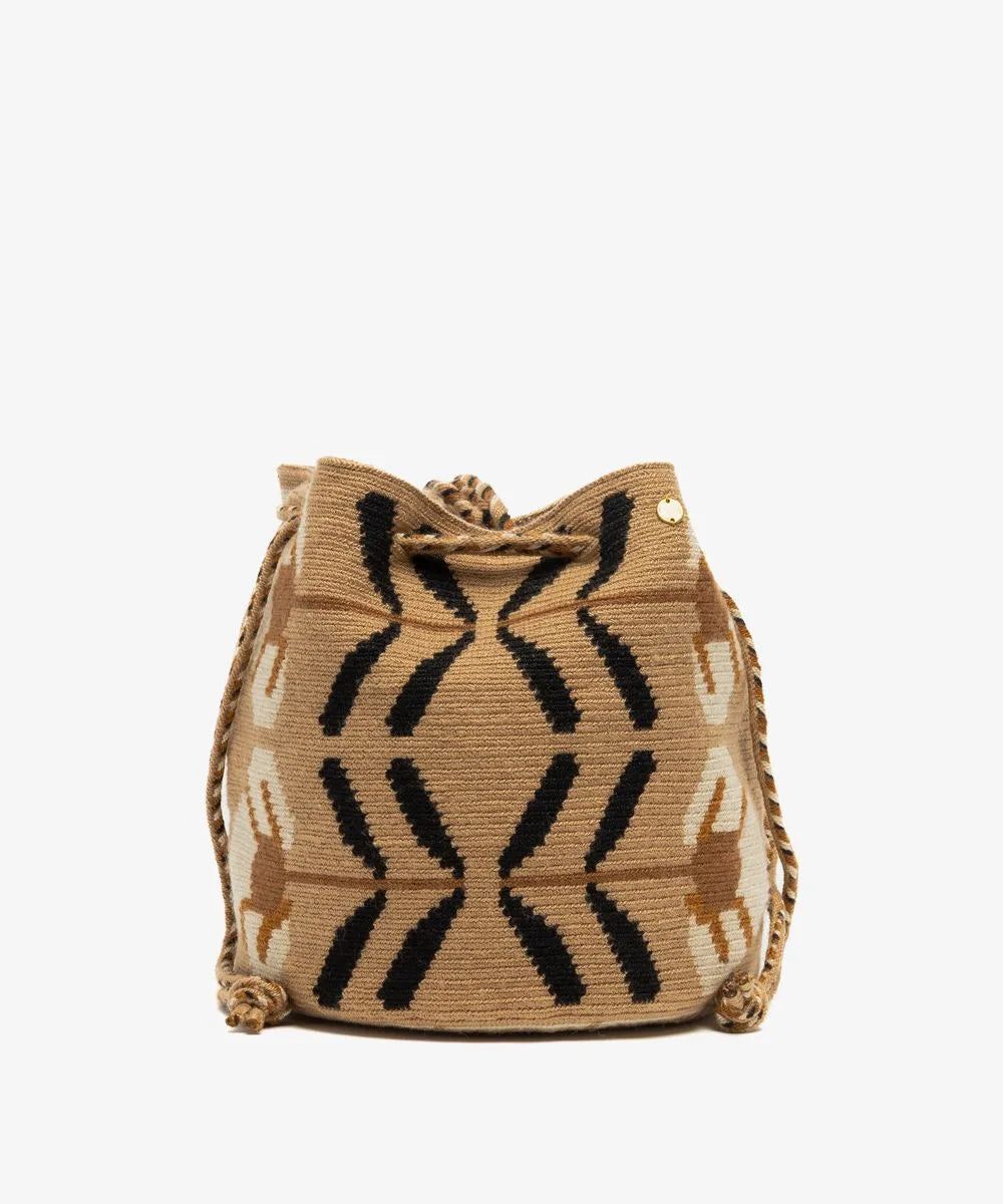 Cross Body, Mitra