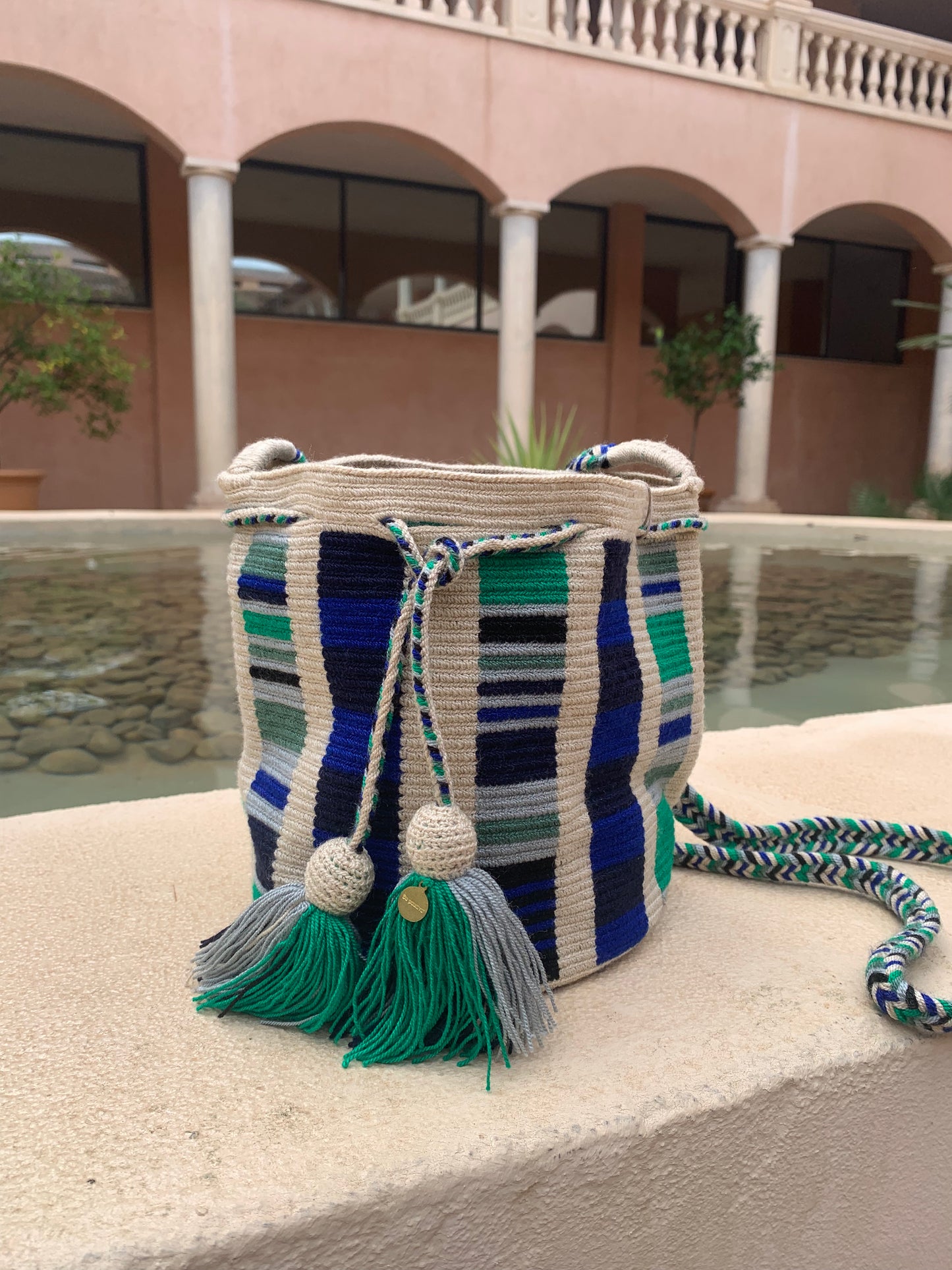 Cross Body, M