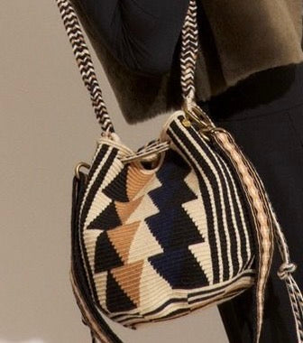 Cross Body, Mitra (17/12)