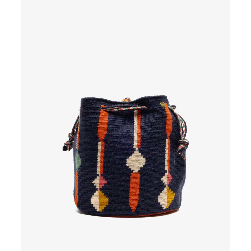 Cross Body, Mitra