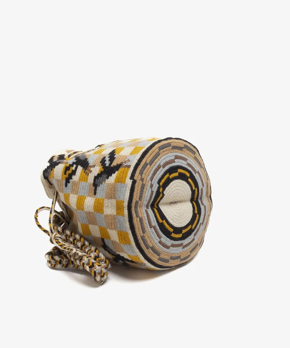 Cross Body, Mitra
